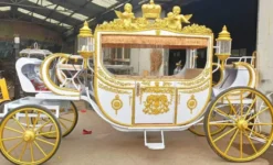 Casa Padrino Barock Pferdekutsche Weiß / Gold - Prunkvolle Kutsche im Barockstil - Barock Hochzeitskutsche - Barock Königskutsche - Barock Möbel - Edel & Prunkvoll