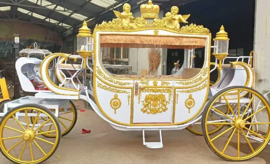 Casa Padrino Barock Pferdekutsche Weiß / Gold - Prunkvolle Kutsche im Barockstil - Barock Hochzeitskutsche - Barock Königskutsche - Barock Möbel - Edel & Prunkvoll
