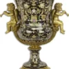 Casa Padrino Barock Porzellan Vase mit Blumen Design und dekorativen Engelsfiguren Schwarz / Mehrfarbig / Messingfarben 49 x 37,5 x H. 61,1 cm - Prunkvolle Blumenvase - Deko Vase im Barockstil