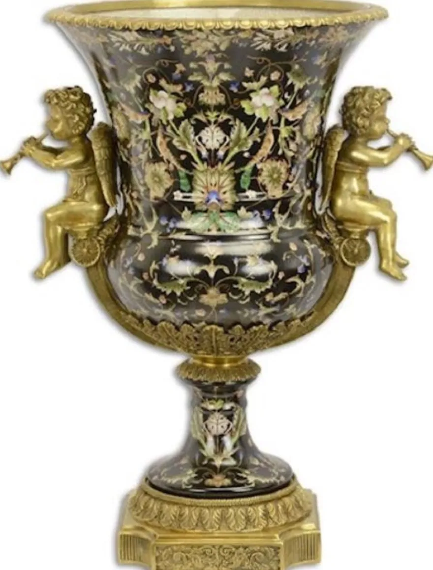 Casa Padrino Barock Porzellan Vase mit Blumen Design und dekorativen Engelsfiguren Schwarz / Mehrfarbig / Messingfarben 49 x 37,5 x H. 61,1 cm - Prunkvolle Blumenvase - Deko Vase im Barockstil