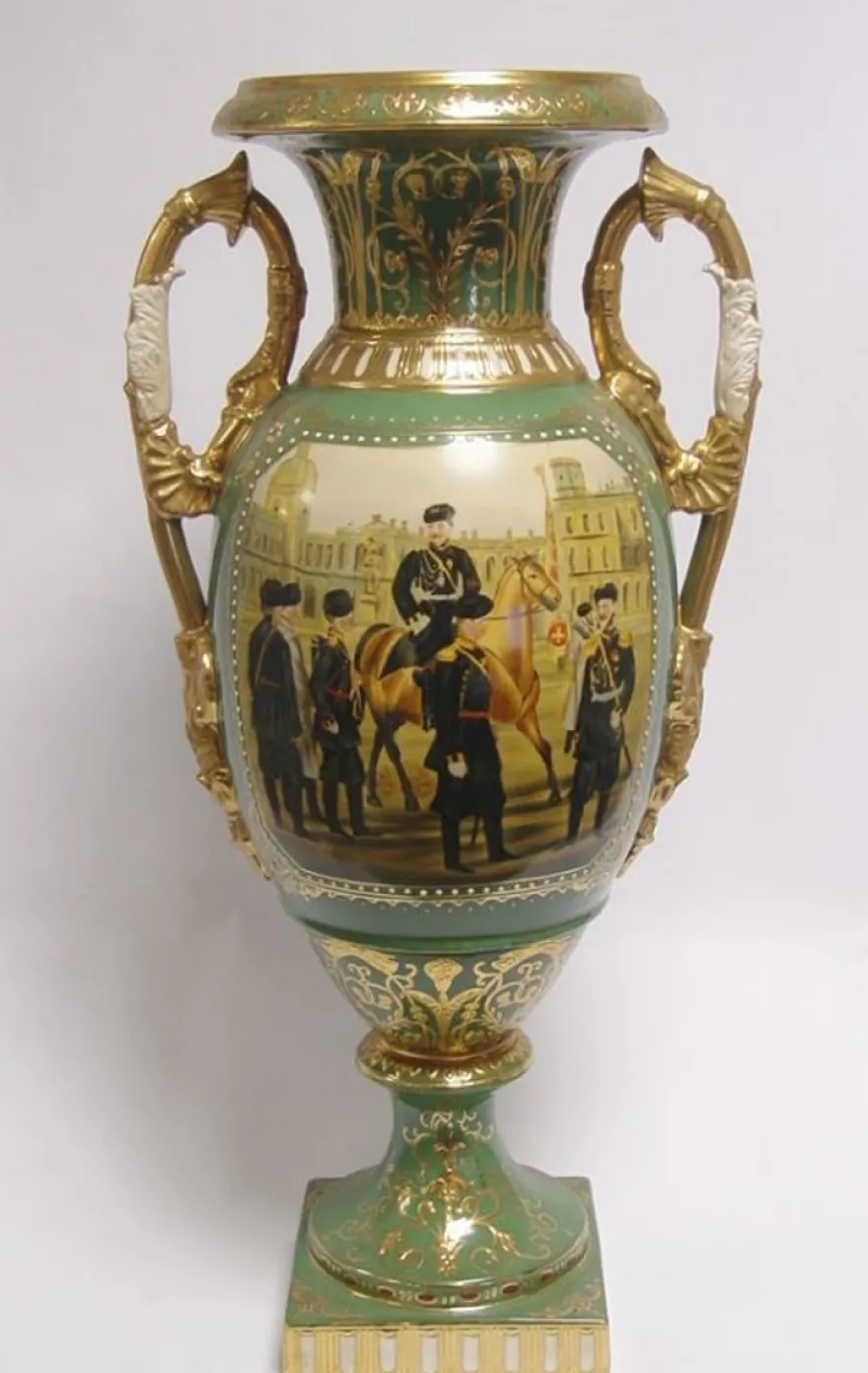 Casa Padrino Barock Porzellan Vase mit 2 Griffen - Grün / Gold - H. 54 cm - Luxuriöses Dekorationsobjekt