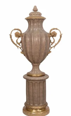 Casa Padrino Barock Porzellan Vase auf Sockel, sandfarbig / bronze, Breite 65,5 cm, Tiefe 36,5 cm, Höhe 133,6 cm