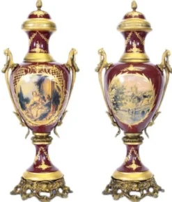 Casa Padrino Barock Porzellan Pokal Set Bordeaux Rot / Gold, B 26 cm x H 63 cm, 2er Set, Luxuriöse Hotel Dekoration