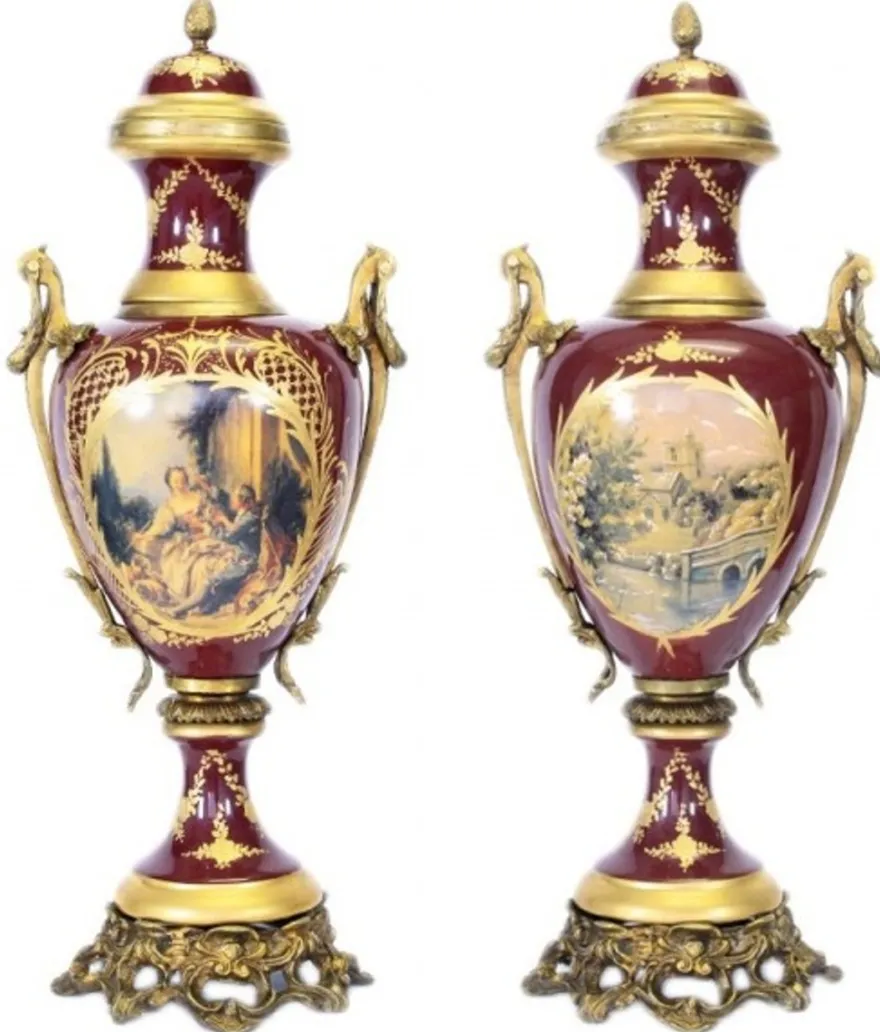 Casa Padrino Barock Porzellan Pokal Set Bordeaux Rot / Gold, B 26 cm x H 63 cm, 2er Set, Luxuriöse Hotel Dekoration