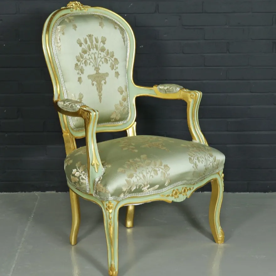 Casa Padrino Barock Salon Stuhl Medaillon Mod1 mit Armlehnen Hellgrün / Gold - Antikstil Stuhl - 67 x 68 x 98 cm