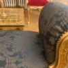 Casa Padrino Barock Schemel Dunkelblau / Grau / Gold - Handgefertigter Antik Stil Hocker - Barockstil Hocker - Wohnzimmer Möbel im Barockstil - Barockstil Möbel - Barock Möbel - Barock Einrichtung