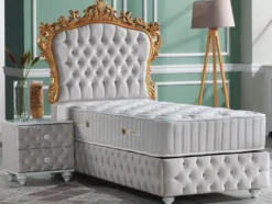 Casa Padrino Barock Schlafzimmer Set Grau / Weiß / Silber / Gold - Prunkvolles Einzelbett mit Nachttisch - Schlafzimmer Möbel im Barockstil