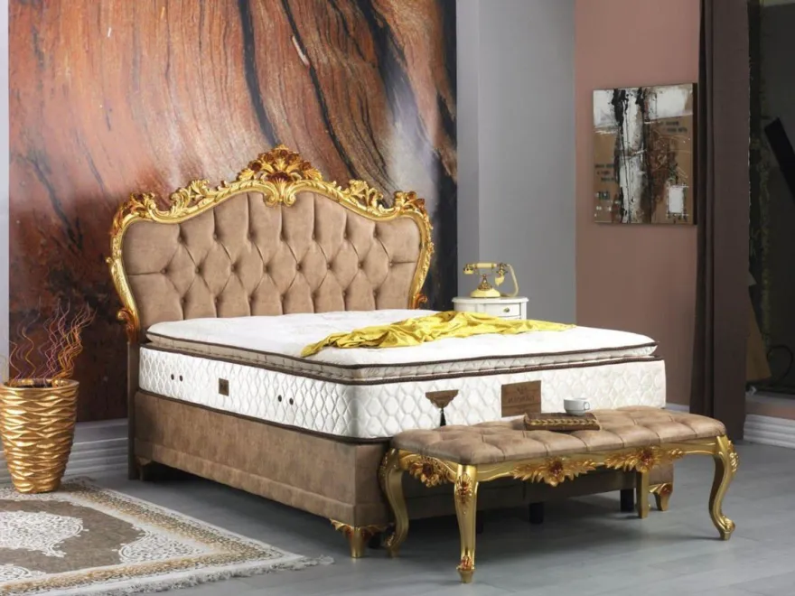 Casa Padrino Barock Schlafzimmer Set Braun / Gold - Prunkvolles Doppelbett mit Sitzbank - Schlafzimmer Möbel im Barockstil