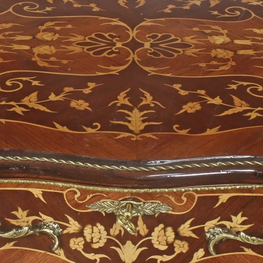 Casa Padrino Barock Schreibtisch Braun / Messingfarben 140 x 60 x H. 80 cm - Handgefertigter Massivholz Bürotisch mit 3 Schubladen und massiven Metallapplikationen - Barock Büro Möbel