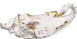 Casa Padrino Barock Serviertablett Schwan mit Blumen Weiß / Gold / Mehrfarbig 54 x 30 x H. 16 cm - Handbemaltes Keramik Tablett im Barockstil
