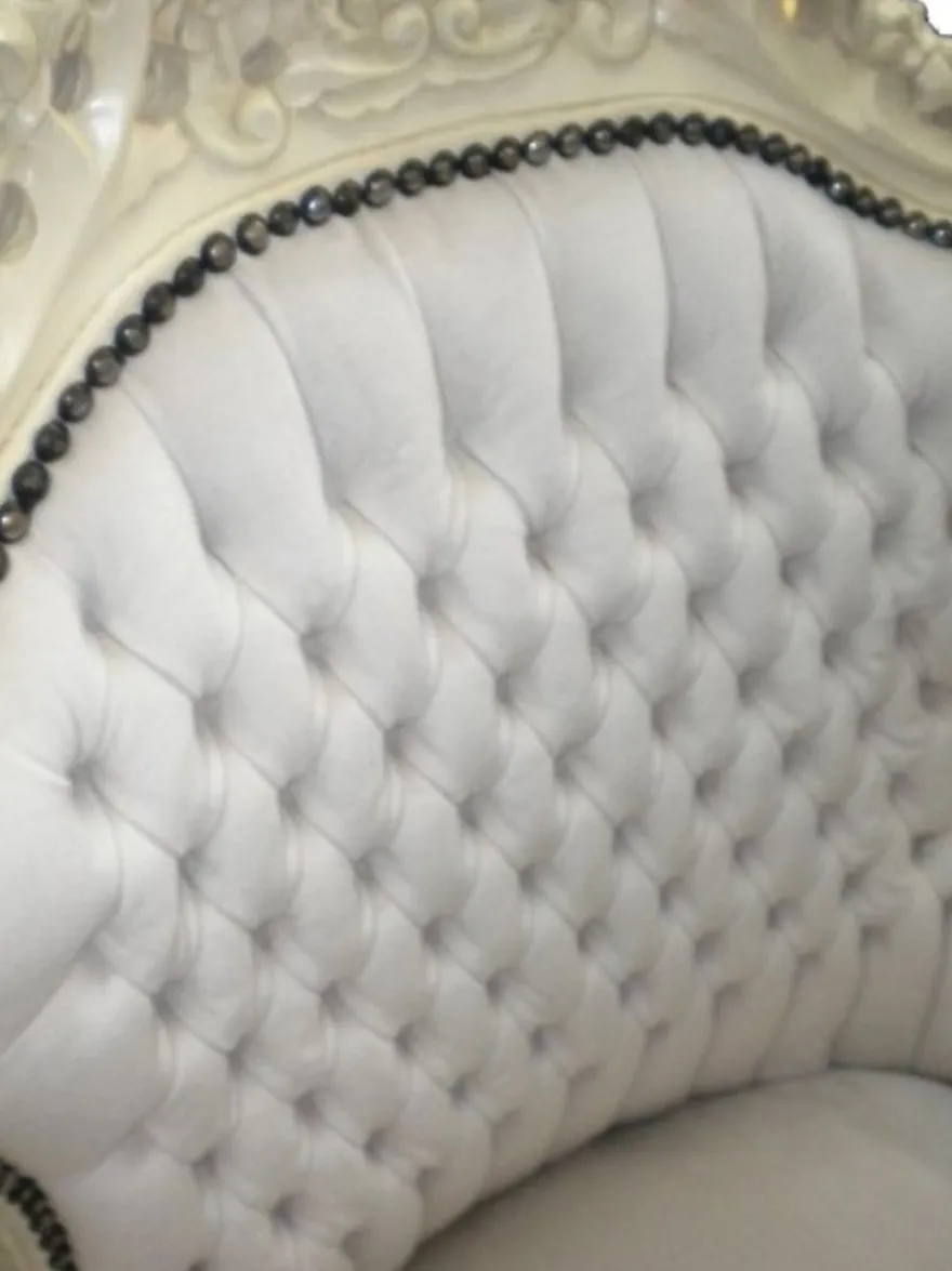 Casa Padrino Barock Sessel King im Antik Stil, Samtstoff in Creme, 120 x 85 x 85 cm