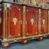 Casa Padrino Barock Sideboard Braun / Gold / Cremefarben - Handgefertigter Massivholz Schrank mit 3 Türen und Marmorplatte - Barock Wohnzimmer Möbel
