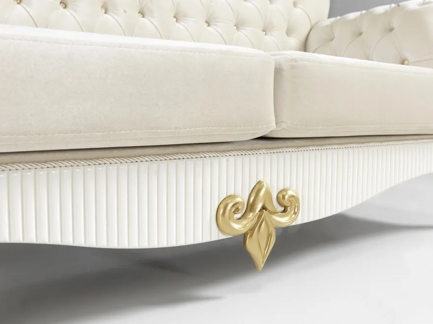 Casa Padrino Barock Sofa Creme / Weiß / Gold 224 x 83 x H. 112 cm - Wohnzimmer Sofa mit Glitzersteinen - Edle Barock Möbel