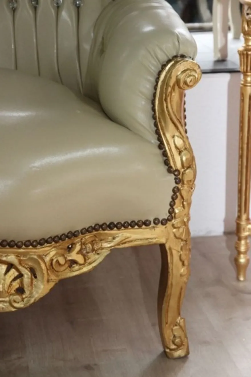 Casa Padrino Barock Sofa Garnitur Master Creme Lederoptik Gold mit Bling Bling Steinen 180 x 125 x 81 cm