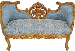 Casa Padrino Barock Sofa Hellblau / Gold - Prunkvolles Wohnzimmer Sofa im Barockstil - Wohnzimmer Möbel im Barockstil - Barock Möbel - Barock Einrichtung