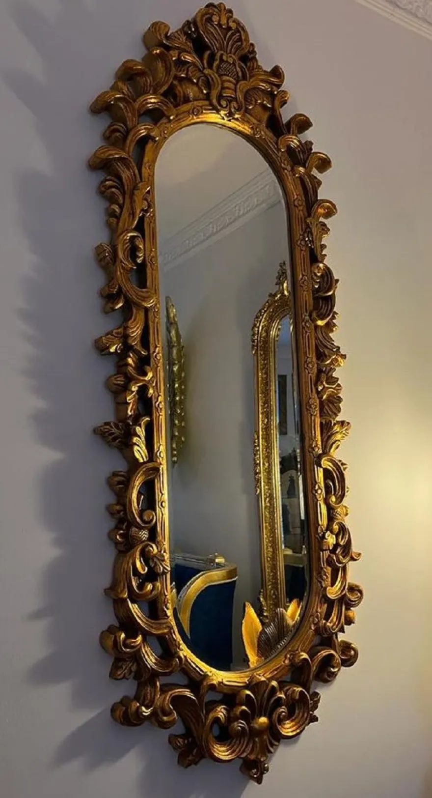 Casa Padrino Barock Spiegel Gold - Prunkvoller Wandspiegel mit Verzierungen - Barock Garderoben Spiegel - Barockstil Wandspiegel - Barock Möbel - Möbel Barockstil - Edel & Prunkvoll