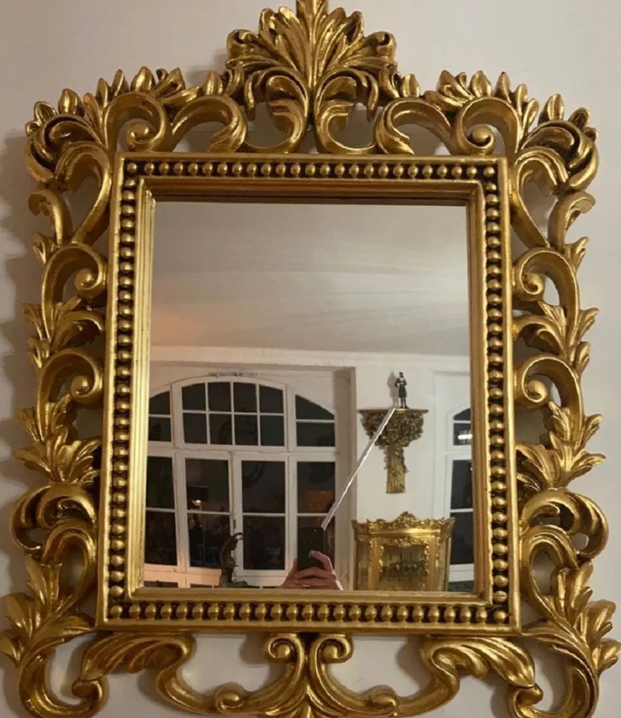 Casa Padrino Barock Spiegel Gold - Prunkvoller Wandspiegel mit eleganten Verzierungen - Barock Garderoben Spiegel - Barockstil Wandspiegel - Barock Möbel - Edel & Prunkvoll