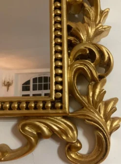 Casa Padrino Barock Spiegel Gold - Prunkvoller Wandspiegel mit eleganten Verzierungen - Barock Garderoben Spiegel - Barockstil Wandspiegel - Barock Möbel - Edel & Prunkvoll