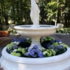 Casa Padrino Barock Springbrunnen Frau mit Krug Weiß Ø 150 x H. 235 cm - Prunkvoller Gartenbrunnen im Barockstil - Runder Gartendeko Stein Brunnen - Barock Garten Deko Accessoires