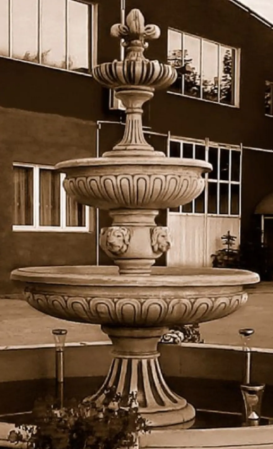 Casa Padrino Barock Springbrunnen Grau Ø 150 x H. 280 cm - Prunkvoller Gartenbrunnen im Barockstil - Runder Gartendeko Stein Brunnen - Barock Garten Deko Accessoires