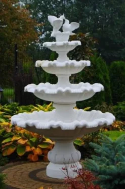 Casa Padrino Barock Springbrunnen mit 2 dekorativen Tauben Weiß Ø 135 x H. 204 cm - Prunkvoller Gartenbrunnen im Barockstil - Runder Gartendeko Stein Brunnen - Barock Garten Deko Accessoires