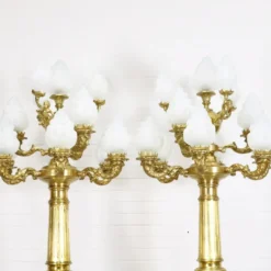 Casa Padrino Barock Stand Kronleuchter Set mit Marmor Säulen Creme / Gold 80 x 200 cm