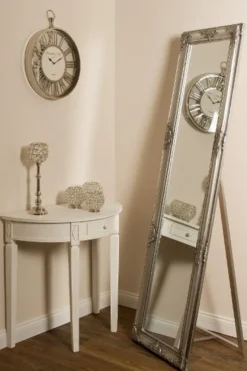 Casa Padrino Barock Standspiegel Silber 50 x H. 180 cm - Handgefertigter Spiegel mit Holzrahmen & wunderschönen Verzierungen