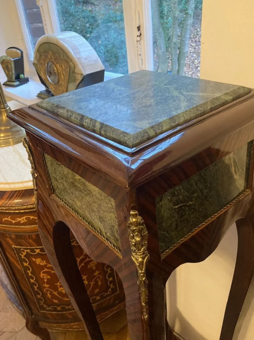 Casa Padrino Barock Säule Braun / Grün / Gold - Handgefertigter Antik Stil Massivholz Beistelltisch mit Marmorplatte - Wohnzimmer Möbel im Barockstil - Antik Stil Möbel - Barock Möbel