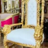 Casa Padrino Barock Thron Sessel mit Kunstleder und Glitzersteinen Weiß / Gold - Handgefertigter Königssessel - Hochzeitssessel - Riesensessel - Prunkvolle Barock Möbel