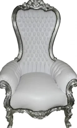 Casa Padrino Barock Thron Sessel Majestic Medium Weiß Lederoptik und Silber, handgearbeiteter Riesensessel, Höhe 141 cm