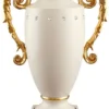 Casa Padrino Barock Vase Elfenbeinfarben / Gold 28 x 18 x H. 36 cm - Prunkvolle handgefertigte & handbemalte Keramik Blumenvase mit Swarovski Kristallglas