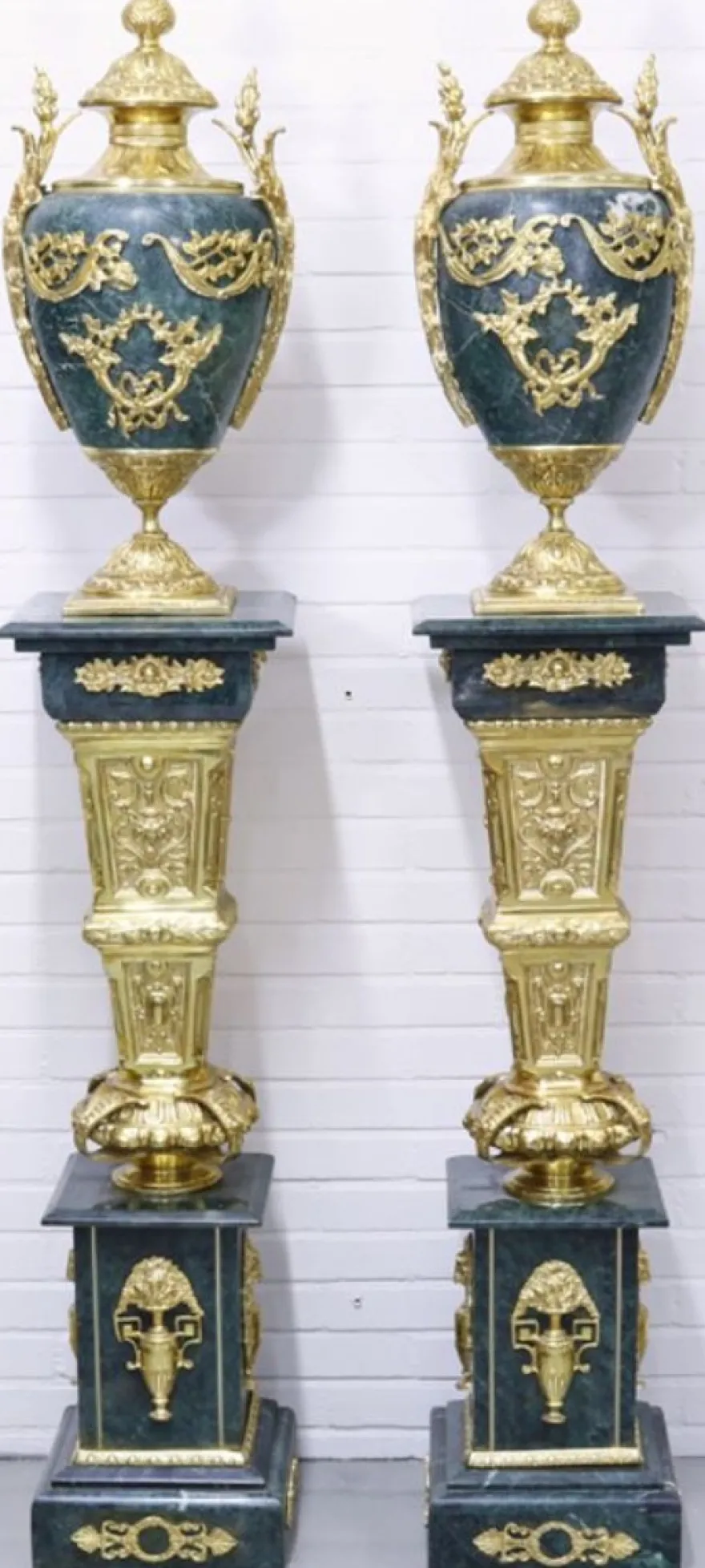 Casa Padrino Barock Vasen mit Marmor Säulen Set Blau / Gold 30 x 30 x H. 180 cm