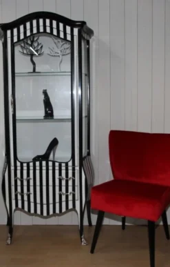Casa Padrino Barock Vitrine im Streifendesign Schwarz/Weiß - Vitrinenschrank aus Holz und Glas - 73 x 36 x 176 cm