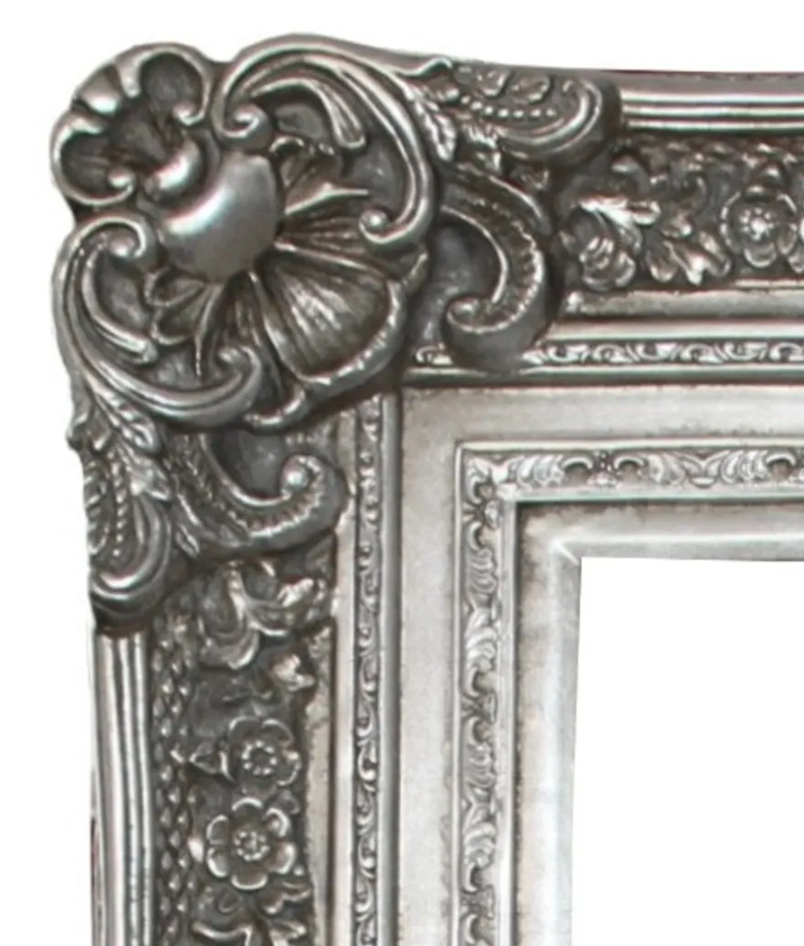 Casa Padrino Barock Wandspiegel Prunkvoller Spiegel in Silber Antik-Look, Höhe 130 cm, Breite 96 cm