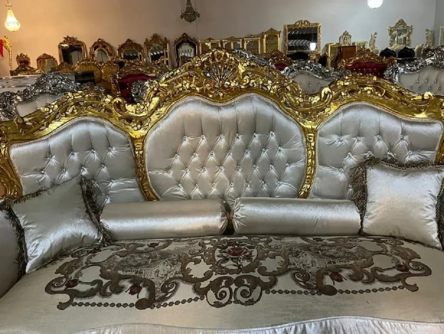 Casa Padrino Barock Wohnzimmer Set Silber Muster / Gold - 1 Barock Sofa & 2 Barock Sessel - Wohnzimmer Möbel im Barockstil