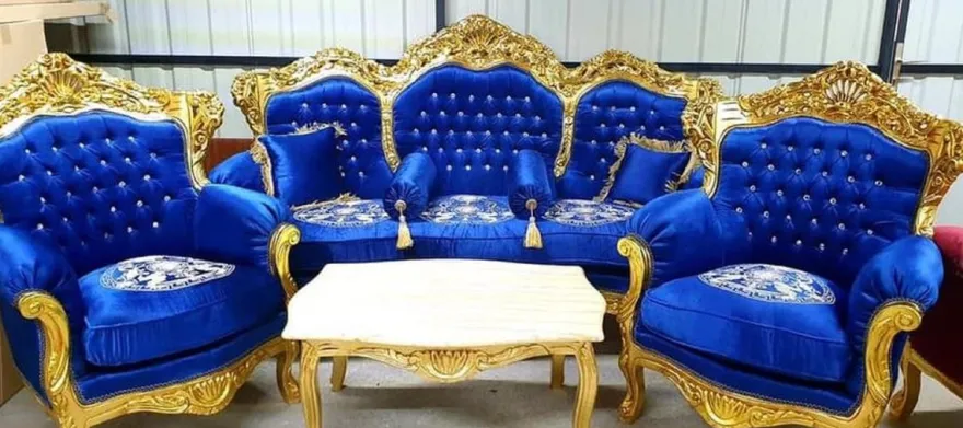 Casa Padrino Barock Wohnzimmer Set Blau Muster / Gold - 1 Barock Sofa & 2 Barock Sessel - Wohnzimmer Möbel im Barockstil - Barock Möbel - Barock Wohnzimmer Einrichtung