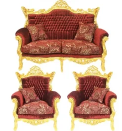 Casa Padrino Barock Wohnzimmer Set Master im edlen Bordeaux Muster Samtstoff und Gold - 2er Sofa und 2 Sessel - Masse: 158x129x60 cm / 85x127x65 cm