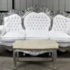 Casa Padrino Barock Wohnzimmer Set Weiß / Silber - 1 Barock Kunstleder Sofa & 2 Barock Kunstleder Sessel - Wohnzimmer Möbel im Barockstil - Barock Möbel - Barock Wohnzimmer Einrichtung