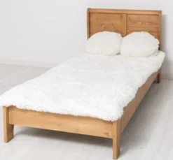 Casa Padrino Bett im Landhausstil Nussbaum hell gewachst, 90 x 190 x 90 cm