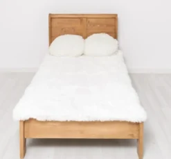 Casa Padrino Bett im Landhausstil Nussbaum hell gewachst, 90 x 190 x 90 cm