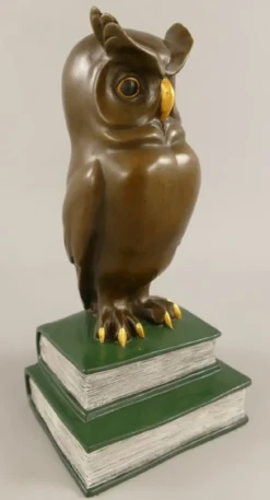 Casa Padrino Bronze Deko Figur Eule auf Büchern H. 22 cm - Schreibtisch Deko Skulptur