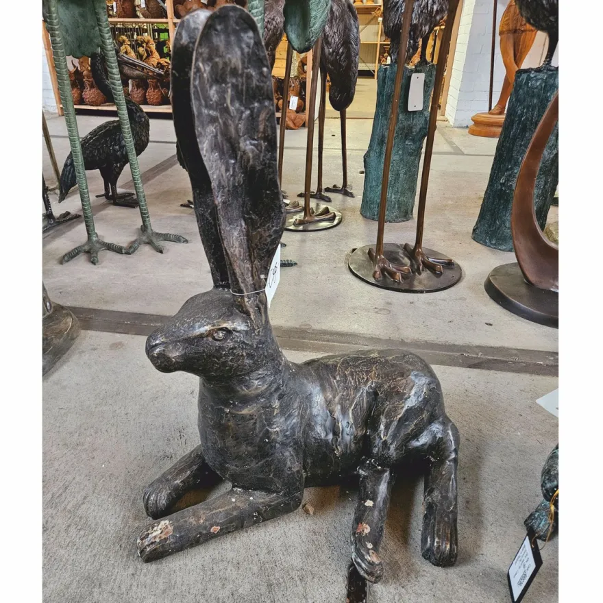 Casa Padrino Bronze Deko Skulptur Hase H. 61 cm - Bronze Garten Figur