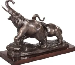 Casa Padrino Bronze Elefanten auf Holzsockel Bronze / Braun 42 x 17 x H. 33 cm - Luxus Deko Bronzefiguren