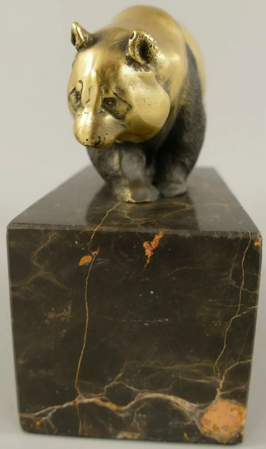 Casa Padrino Bronze Skulptur Panda Bär Gold / Schwarz 13 x 7 x H. 15 cm - Bronzefigur - Dekofigur - Schreibtisch Deko Accessoires