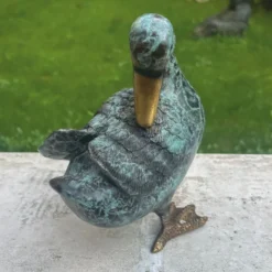 Casa Padrino Deko Bronze Figur Ente Mintgrün / Bronze H. 16 cm - Garten Deko