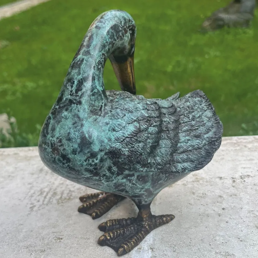 Casa Padrino Deko Bronze Figur Ente Mintgrün / Bronze H. 16 cm - Garten Deko