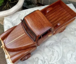 Casa Padrino Deko Oldtimer Pickup Auto Braun / Naturfarben 40 x 23 x H. 18 cm - Handgefertigtes Holz Auto - Wohnzimmer Deko - Schreibtisch Deko - Deko Accessoires