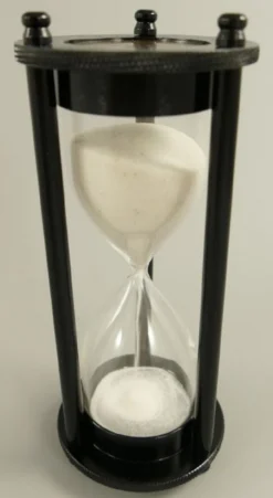 Casa Padrino Deko Sanduhr Schwarz / Weiß Ø 7 x H. 18 cm - Schreibtisch Deko - Wohnzimmer Deko - Designer Deko - Deko Accessoires