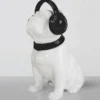 Casa Padrino Deko Skulptur Hund Bulldogge mit Kopfhörern Weiß / Schwarz H. 120 cm