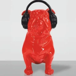 Casa Padrino Deko Skulptur Hund Bulldogge mit Kopfhörern Rot / Schwarz H. 120 cm